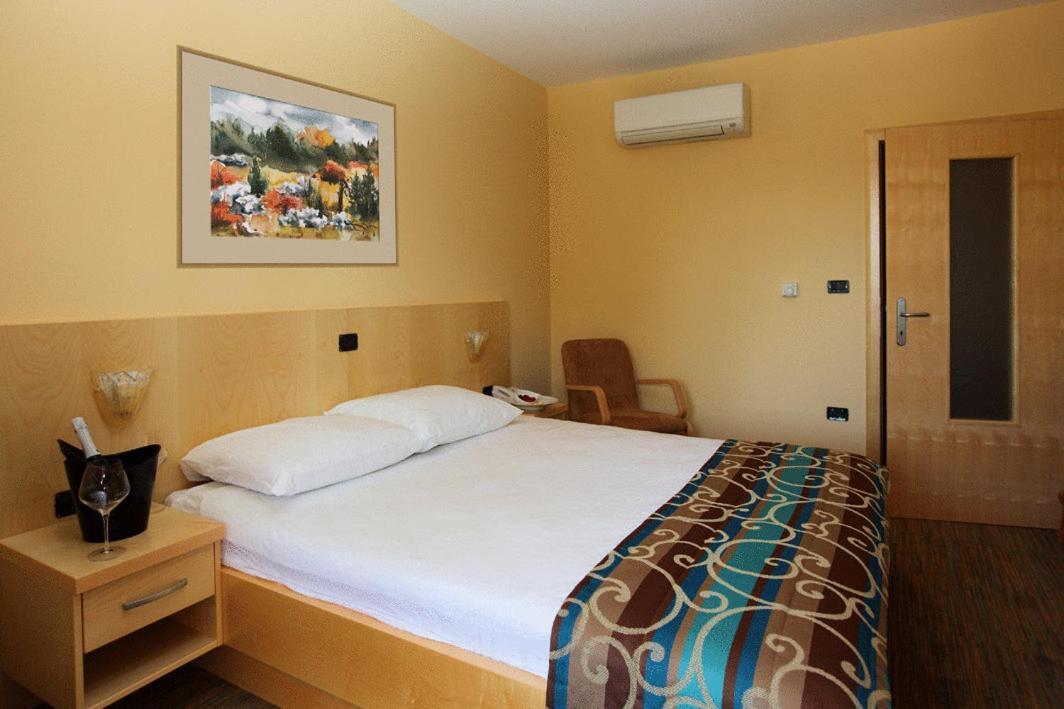 Bed And Breakfast Malovec ดิวัตชา ภายนอก รูปภาพ