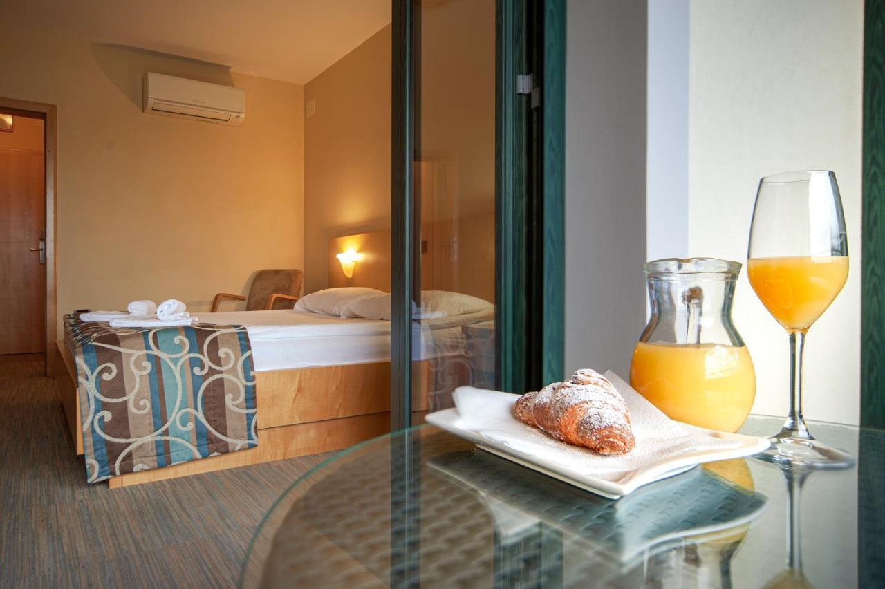 Bed And Breakfast Malovec ดิวัตชา ภายนอก รูปภาพ